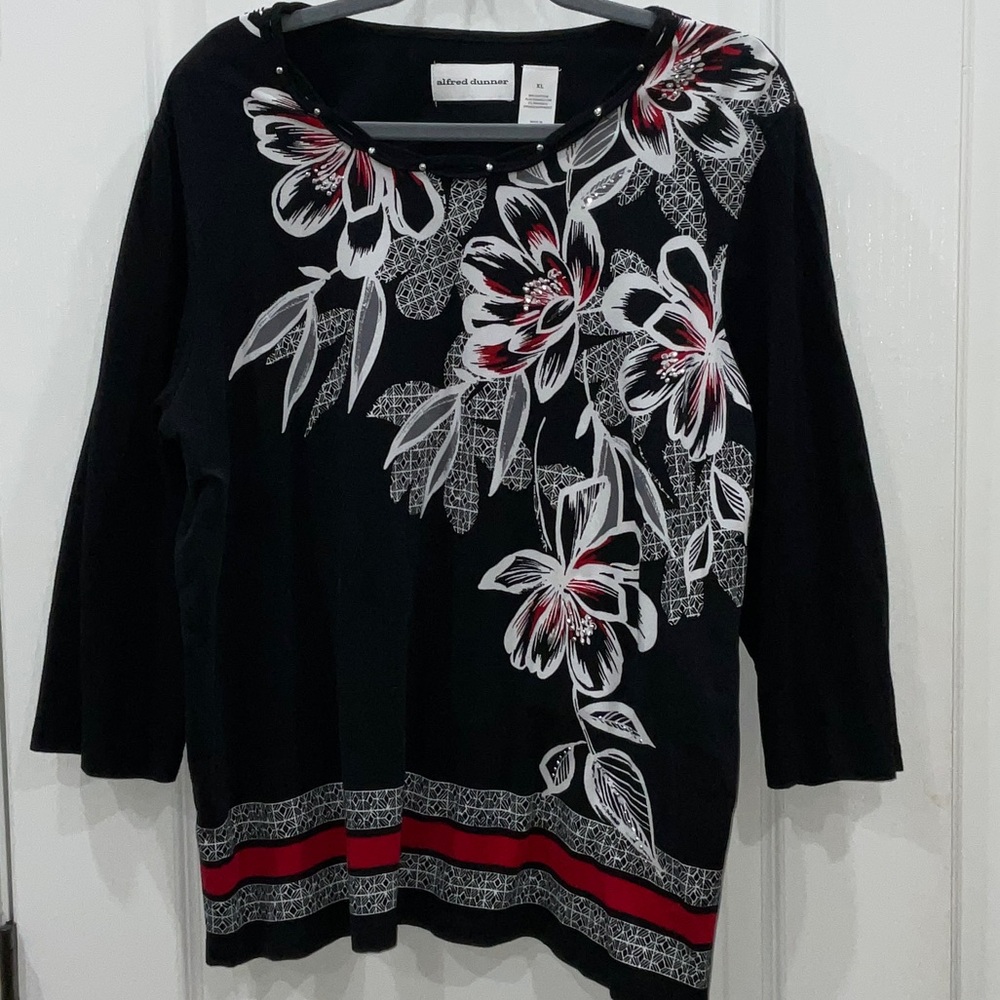 Alfred Dunner Black Top with Red and White Floral Design
